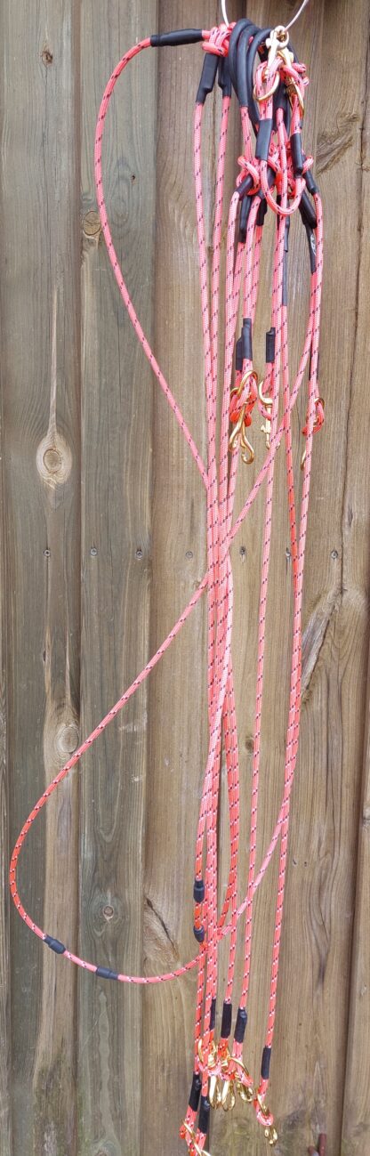 Gespannleine (6 Hunde) von "Swedish Centerlines" Zentralleine (Stahlkern) PS ummantelt - Farbe Pink mit Reflektoren